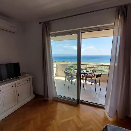 Apartment Lo
